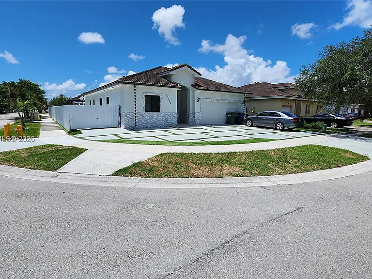 10752 SW 228th Ter — Photo 3