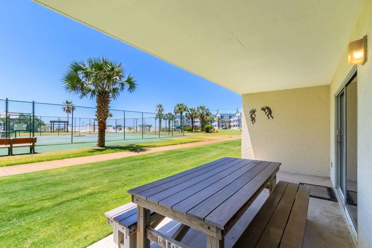 2 bed, 2.0 bath, 1001 sqft, $3,458 — Photo 3