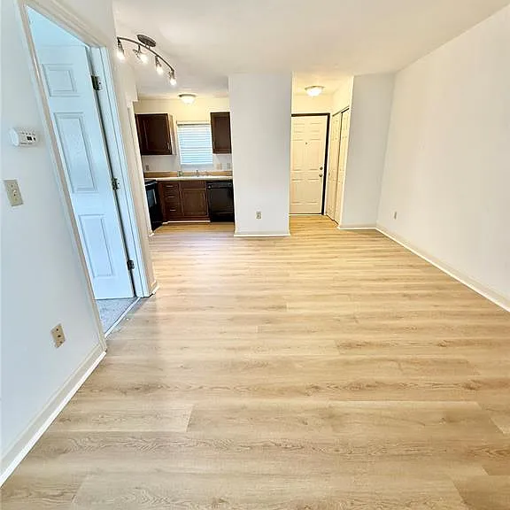 122 Ashley Dr — Photo 10