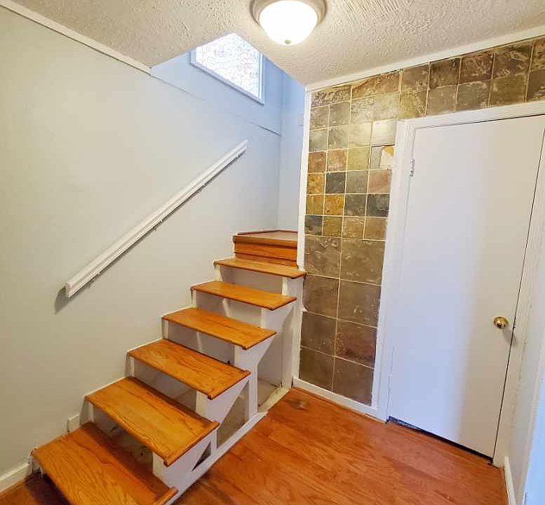 1st image of 3905 Hawthorne Ave SW