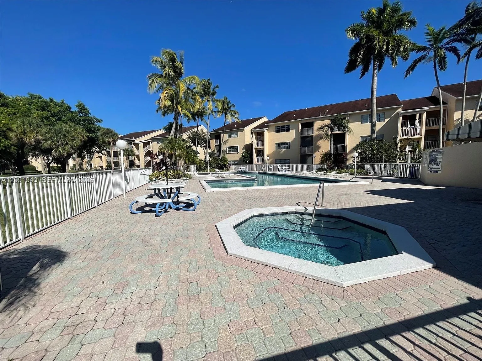 15300 SW 106th Ter — Photo 3