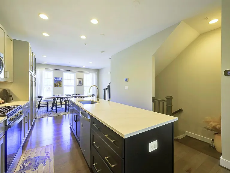 719 Parkside Pl NE — Photo 12
