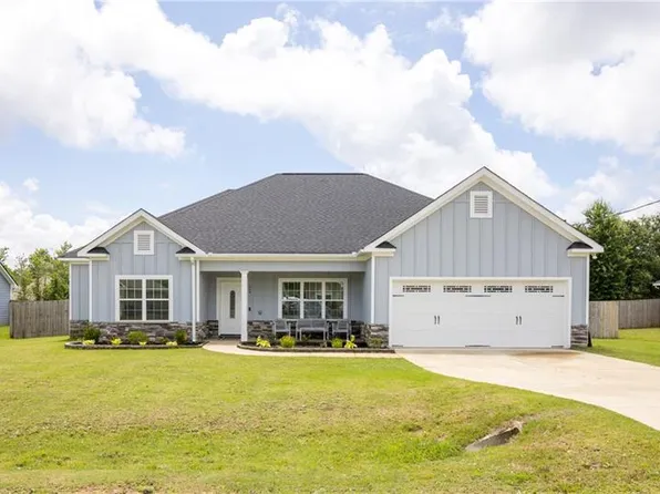 12 Maxwell Dr, Fort Mitchell, AL 36856