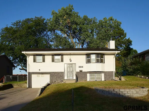 3208 S 138th St, Omaha, NE 68144