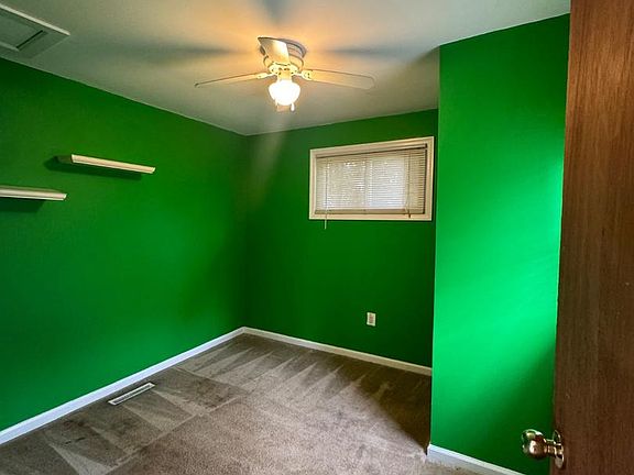 5th image of 328 Fir St