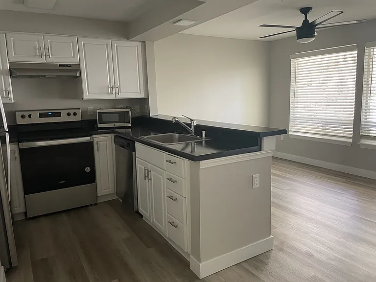 Redmond Park Apts — Photo 99