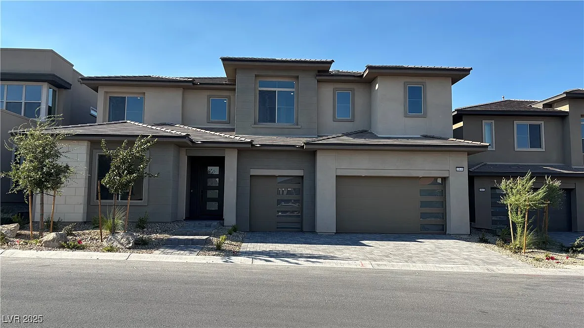5 bed, 4.5 bath, 4534 sqft, $15,000 — Photo 1