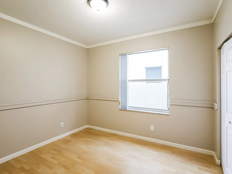 5401 SW 132nd Ter — Photo 12