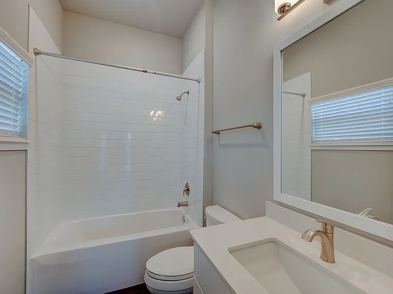 Metro 39 Apartments — Photo 59