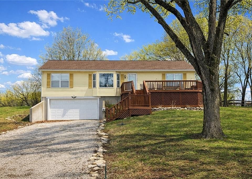 1st image of 69 Lakeview Ln