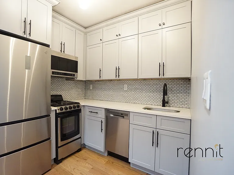 1160 Rogers Ave #3B — Photo 4