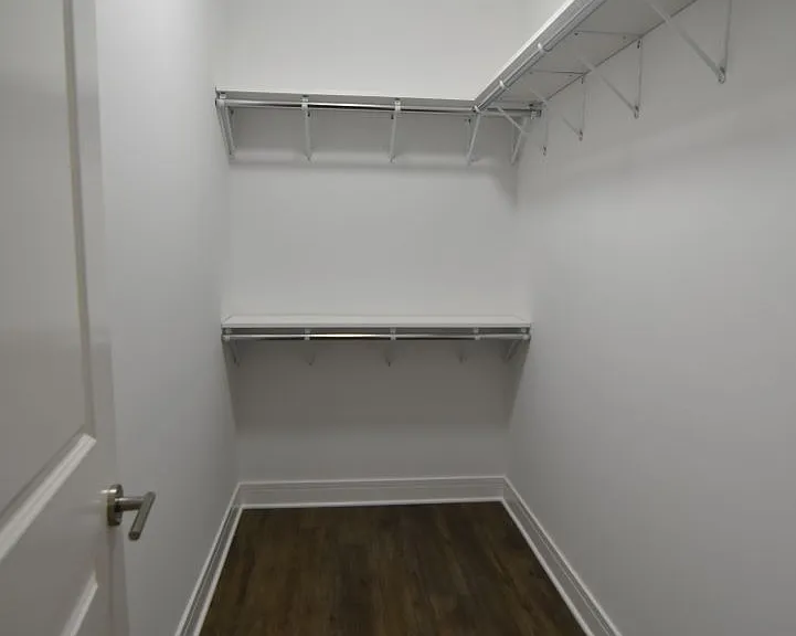 927 W. Irving Park — Photo 15