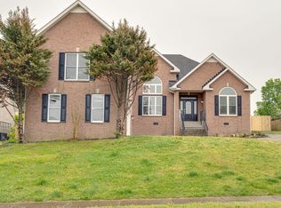 111 Cedar Ridge Ln, Hendersonville, TN 37075