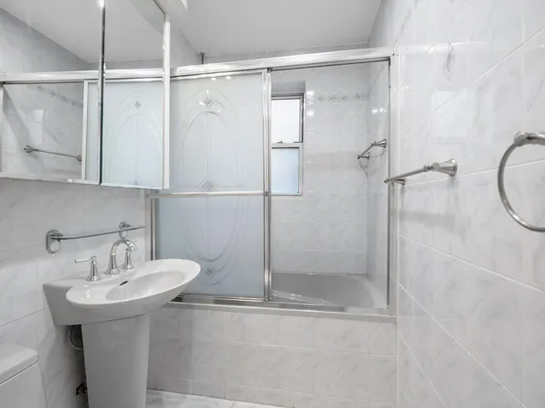 65-35 Yellowstone Boulevard image 9 of 10