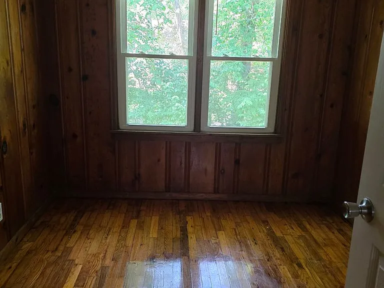 302 Alexander Ave — Photo 11