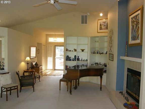 4th image of 15910 SE 35th St