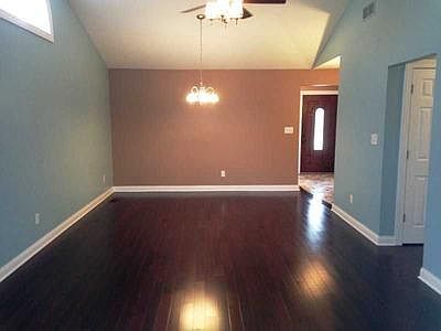 3rd image of 3411 Hickory Ln E