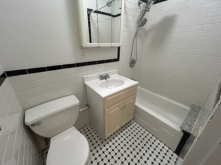 115 Elizabeth St #3B — Photo 8