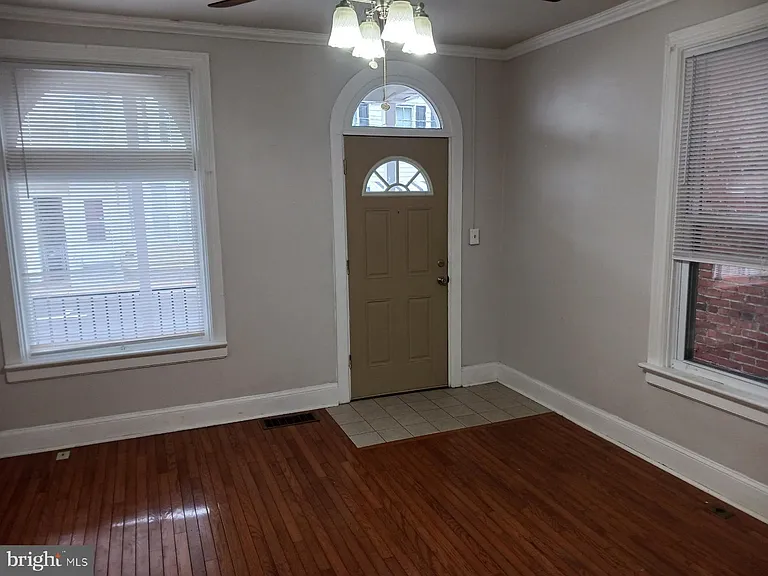 443 N Mulberry St — Photo 6