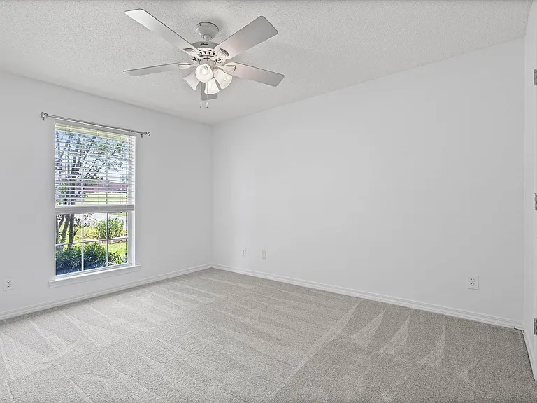 4120 Fenwick Loop W — Photo 10