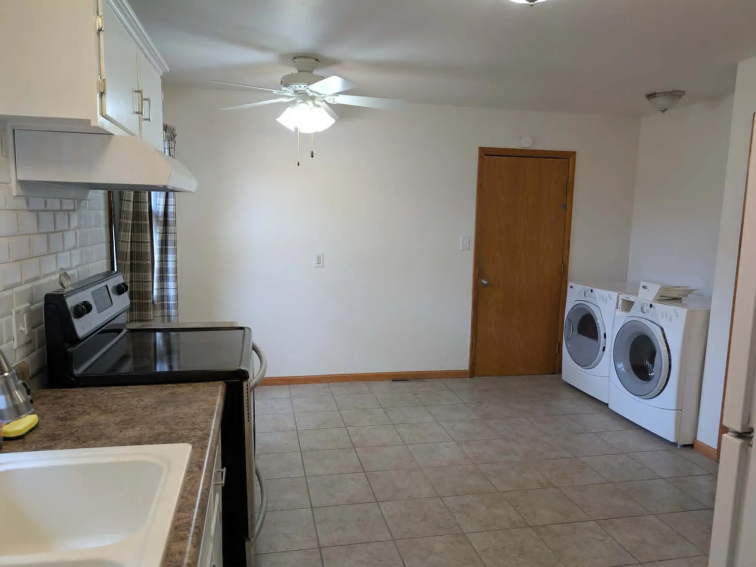 3 bed, 1.5 bath, 1360 sqft, $1,375 — Photo 4