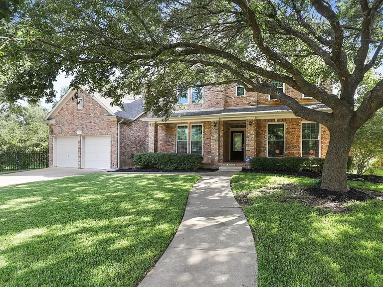 18121 Whitewater Cv — Photo 2