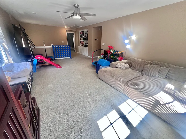 Upstairs Spacious Loft - Current