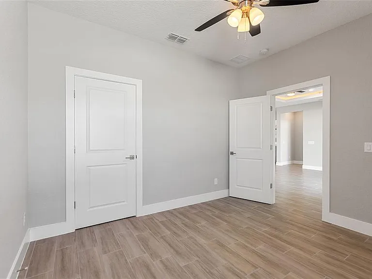802 James Dr — Photo 18