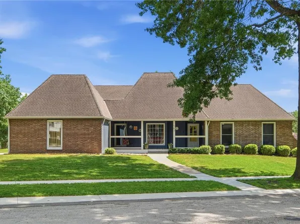 563 E 129th Ter, Kansas City, MO 64145