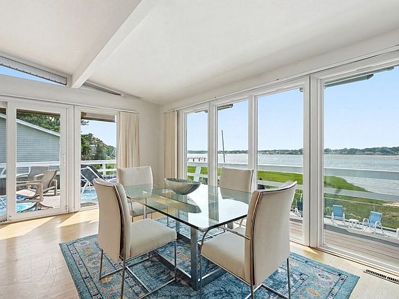 4th image of 79 Edgewater Dr