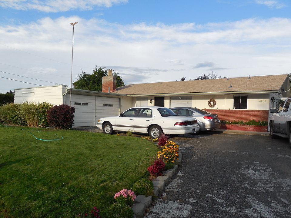 1st image of 209 N 38th Ave