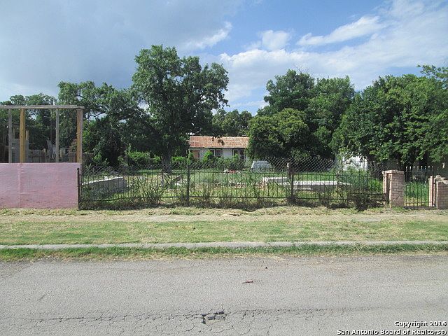 2nd image of 1823 San Luis St