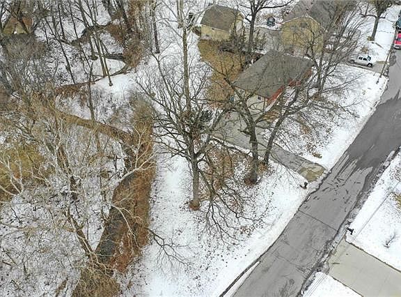 5th image of 1464 Hemlock Dr