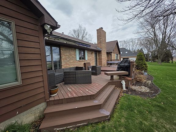 3rd image of 47 Carriage Hill Ct