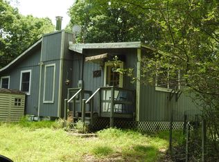 114 Caribou Rd, Dingmans Ferry, PA 18328