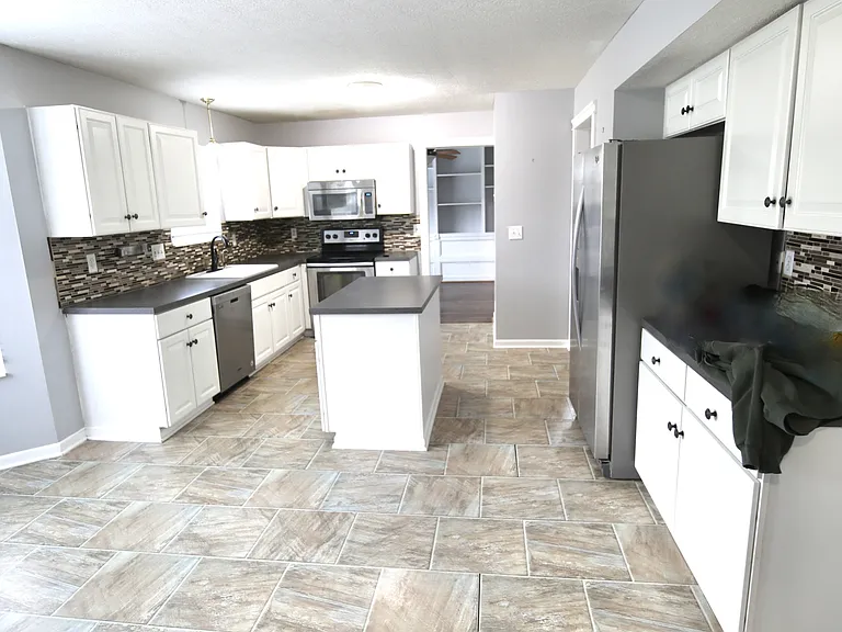 4400 Greensbury Dr — Photo 16