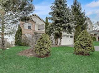 112 E Green Valley Ct, Round Lake Beach, IL 60073