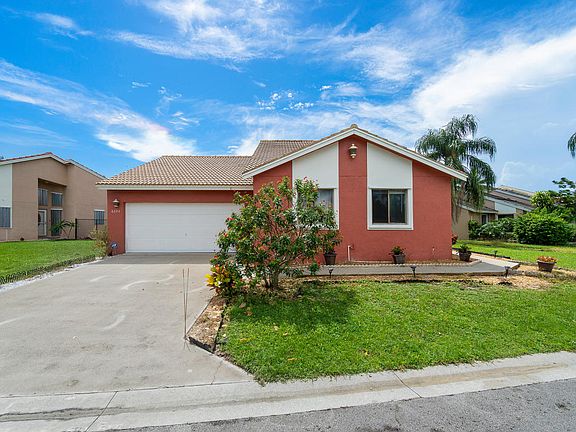 3rd image of 6324 Country Fair Cir