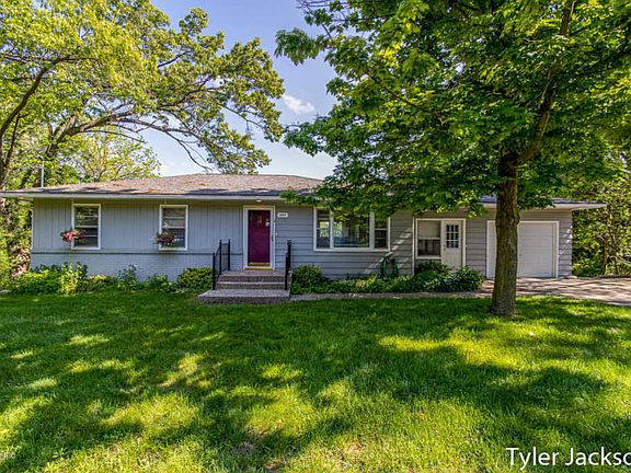 3rd image of 2263 Schimperle Dr NE