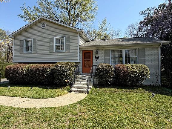 2nd image of 6701 Rugby Ln