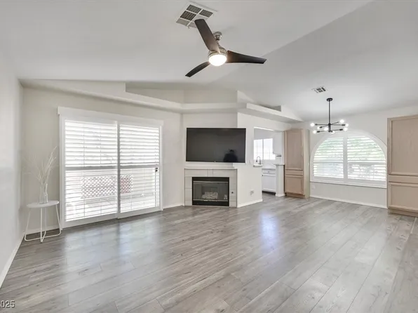 3404 Winterhaven St Unit 204, Las Vegas, NV 89108
