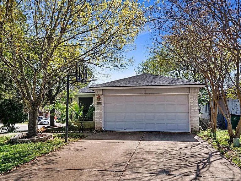 1001 Apple Cross Dr — Photo 1