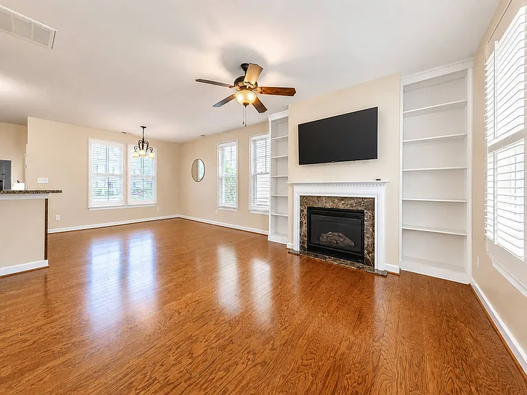 4306 Casey Blvd — Photo 2