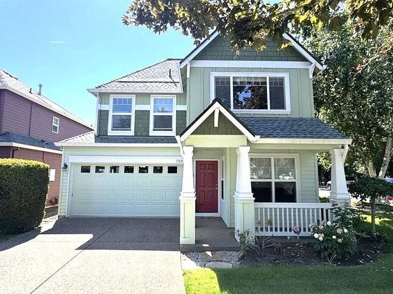 793 NE 61st Ct — Photo 1