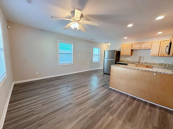5th image of 406 Price Ave