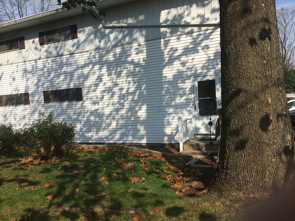 2nd image of 11 Brighton Ave #2NDFLR