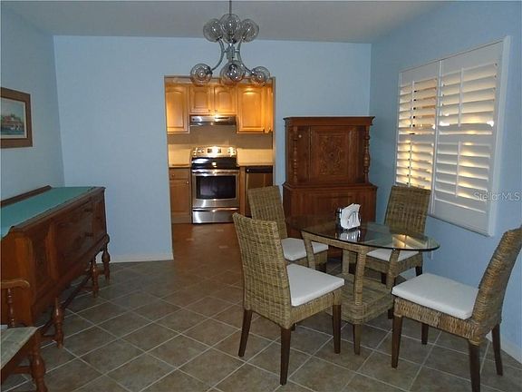 3rd image of 6150 Gulfport Blvd S APT 515