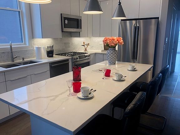 4th image of 2448 W Thomas St Unit 3E