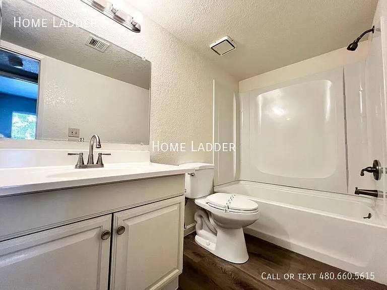 4957 S Park Ave #201 — Photo 9