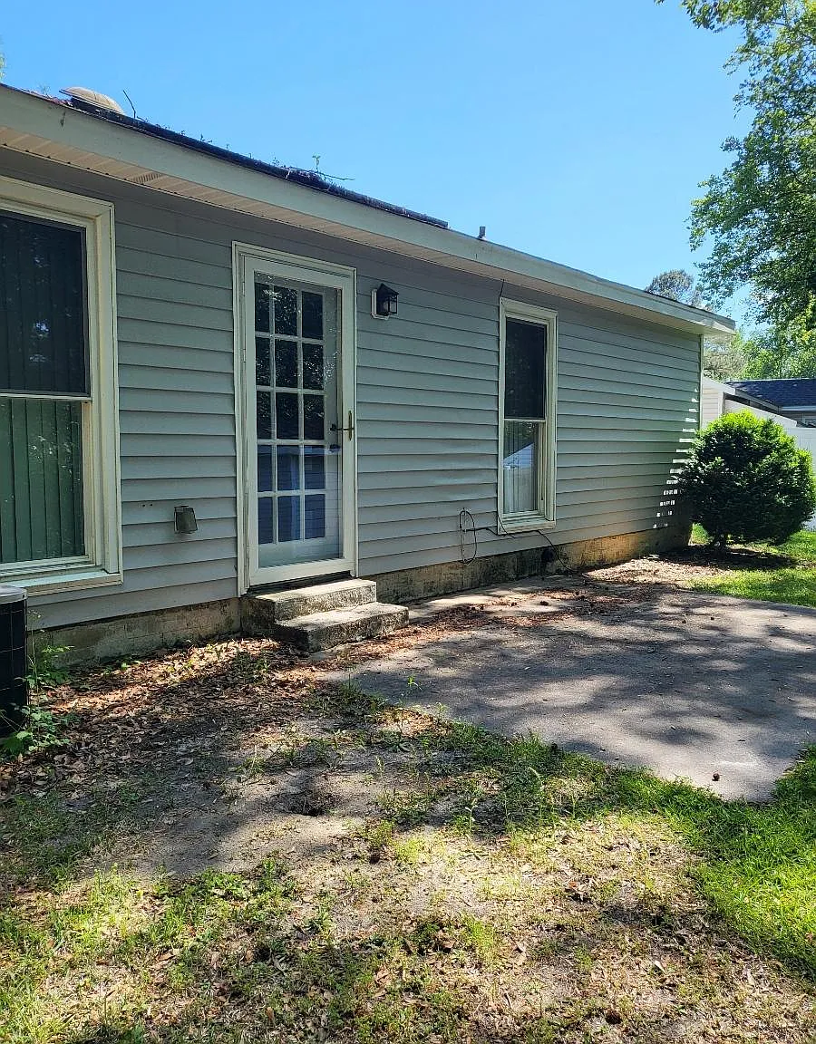 3 bed, 1219 sqft, $1,600 — Photo 4